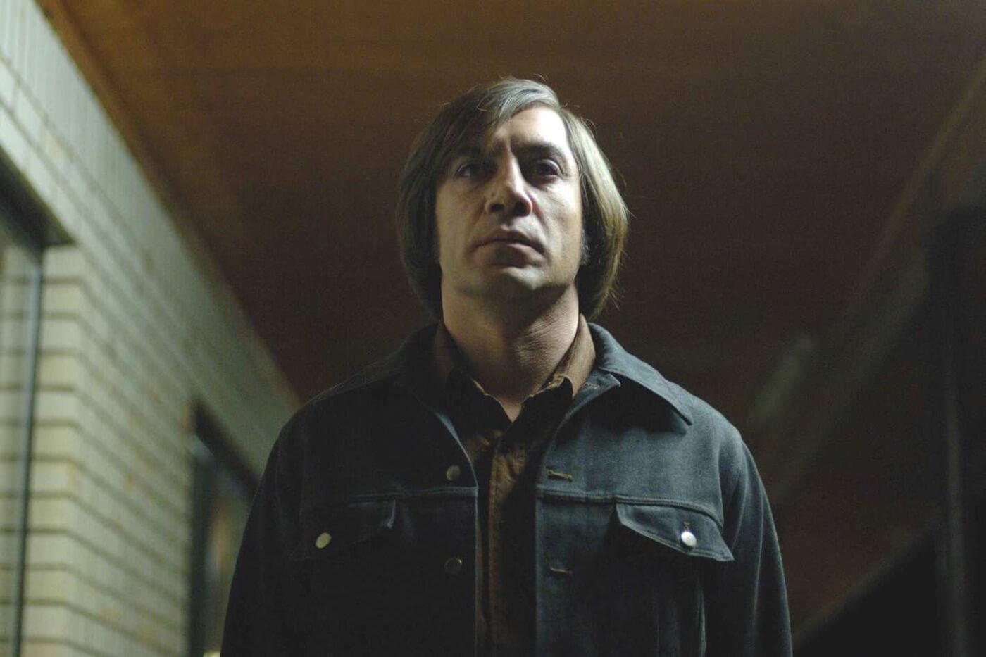 Ultimate Guide To Camera Shots - A Low Angle Shoulder Level Shot From No Country For Old Men