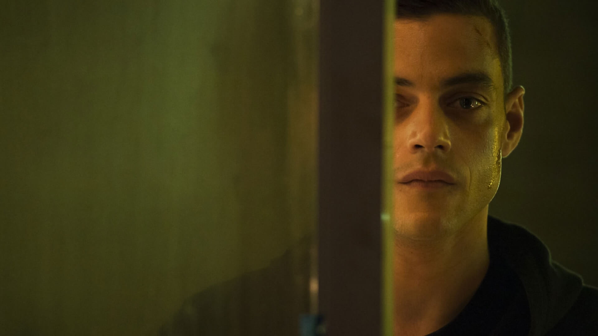 How 'Mr. Robot' Uses Lower Quadrant Framing to Create a Feeling of