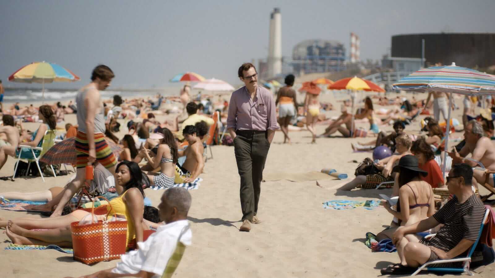 How Spike Jonze Shoots Movies About Loneliness - Wide Shot