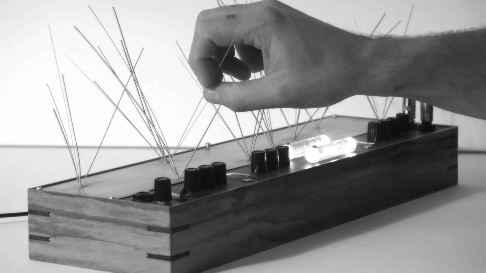 How to Design a Surreal Film Score like Trent Reznor and Atticus Ross - Trend Reznor Soundtrack Folktec device How to Design a Surreal Film Score like Trent Reznor and Atticus Ross - Trend Reznor Soundtrack Folktec device