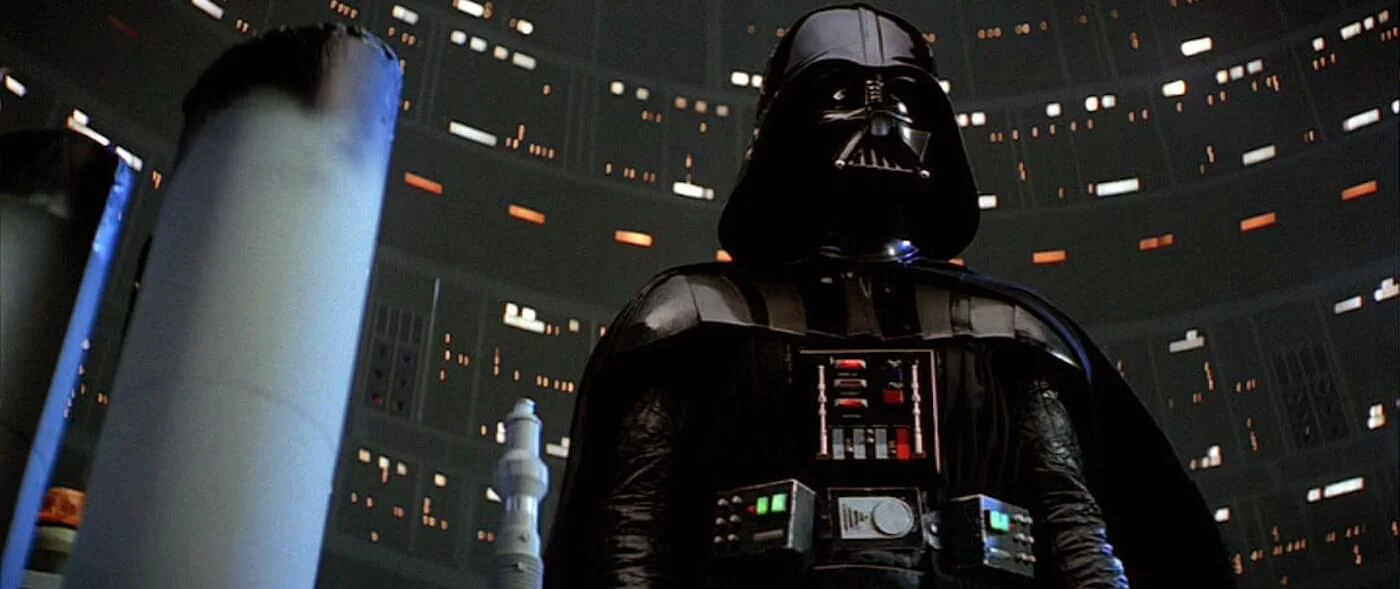 相机镜头的最终指南 - 帝国帝国的星球大战中的Darth Vader的威胁低角度