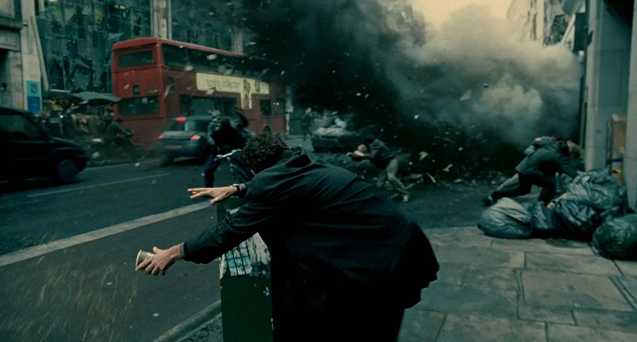 Alfonso Cuaron Movies - Explosion Scene