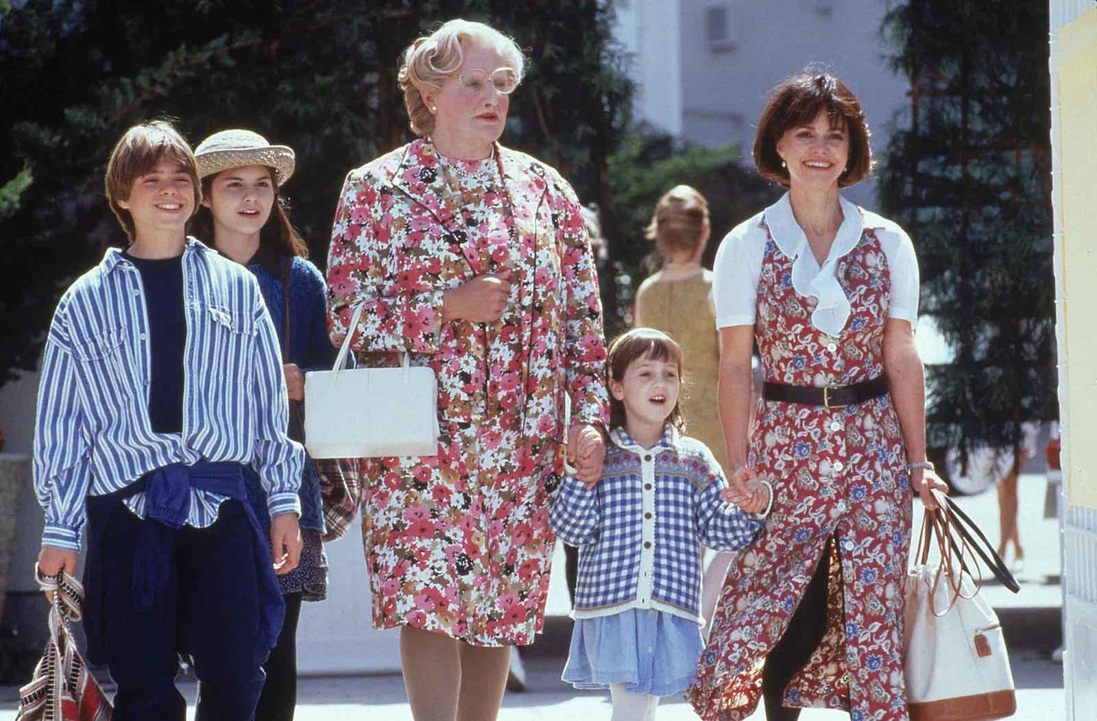 Funniest Movies of all time - Mrs. Doubtfire - Robin Williams - StudioBinder Funniest Movies of all time - Mrs. Doubtfire - Robin Williams - StudioBinder