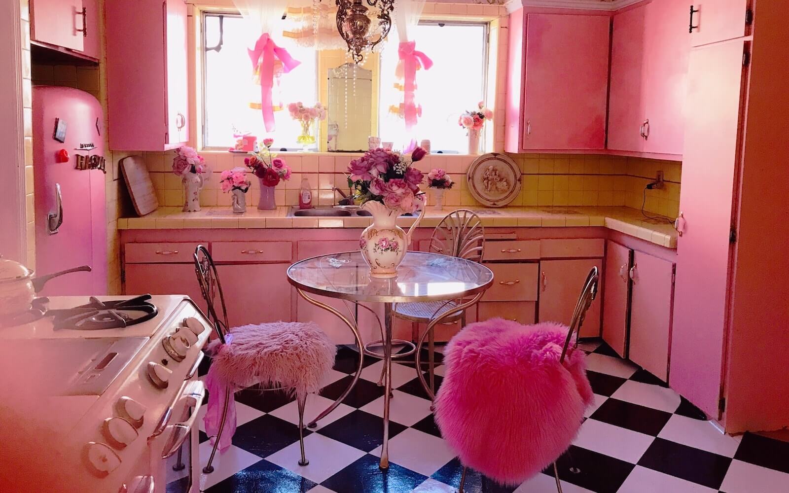 Essential Film Location Scouting Tips Barbie House Image