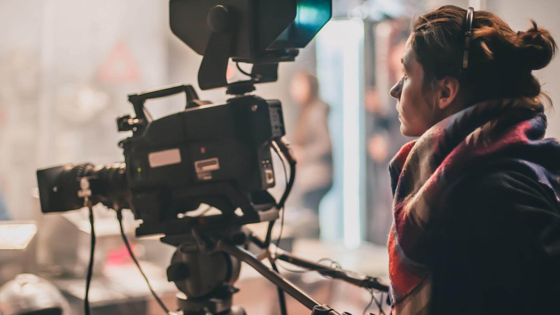 What is a gaffer and how do they play a crucial role on set? - Videomaker