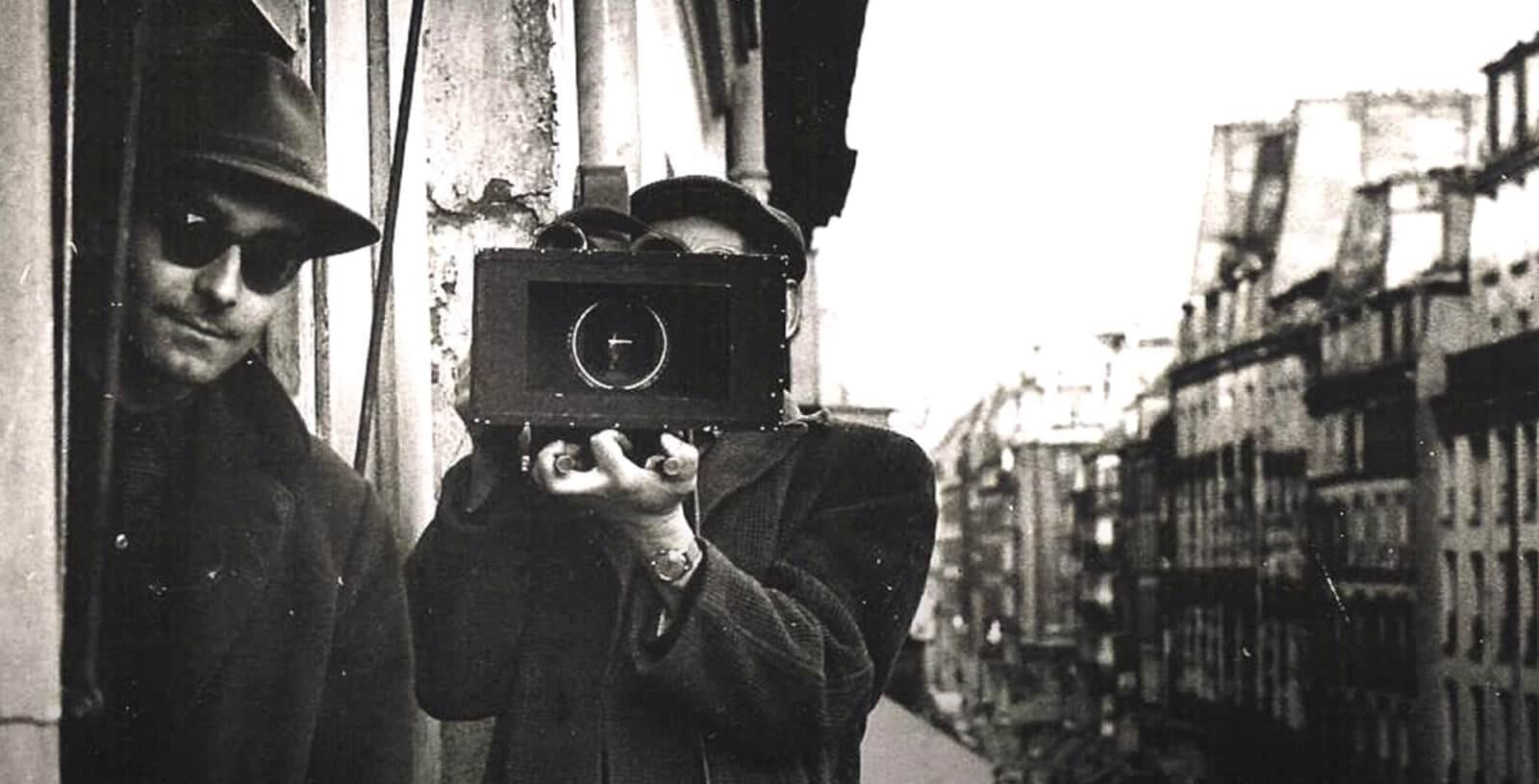What is Hand-Held Shot - Jean-Luc Godard Shooting Handheld