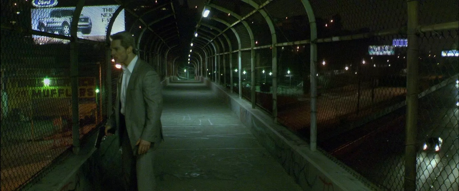 Collateral Explained - Mann found the perfect overpass for this Collateral movie scene