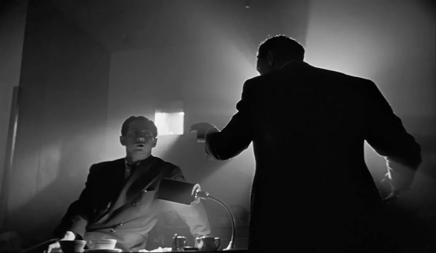 Creative Photography in Film - The Chiaroscuro Effect in Citizen Kane