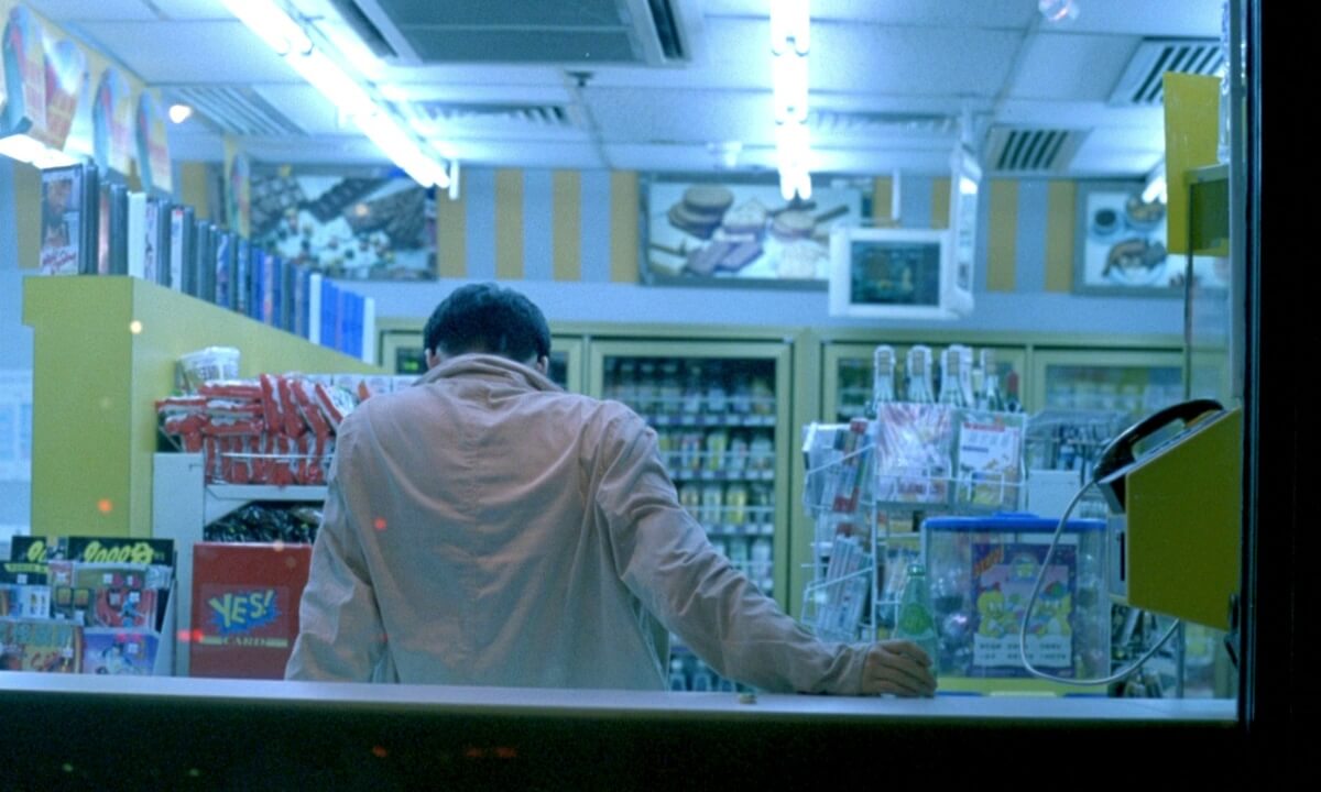 Fluorescents fluorescents and more fluorescents in Chungking Express