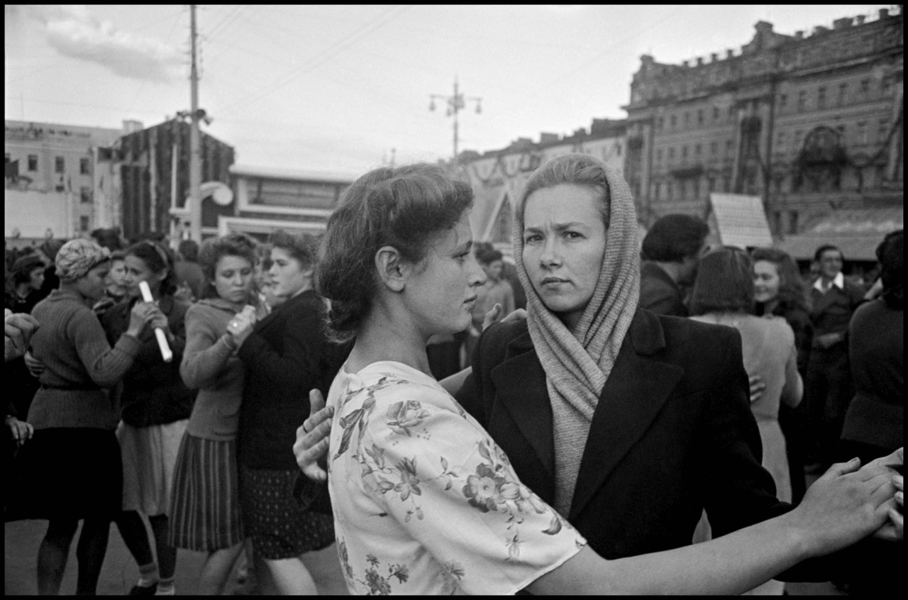 What is street photography Robert Capa Moscow Former USSR