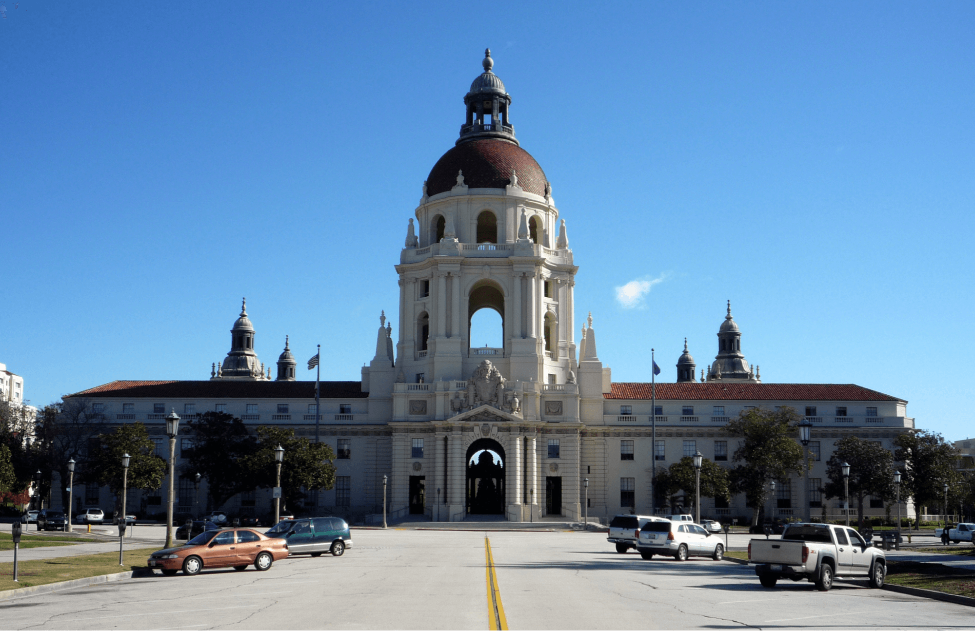 What is Classicism Art Photo of Pasadena City Hall via Wikipedia