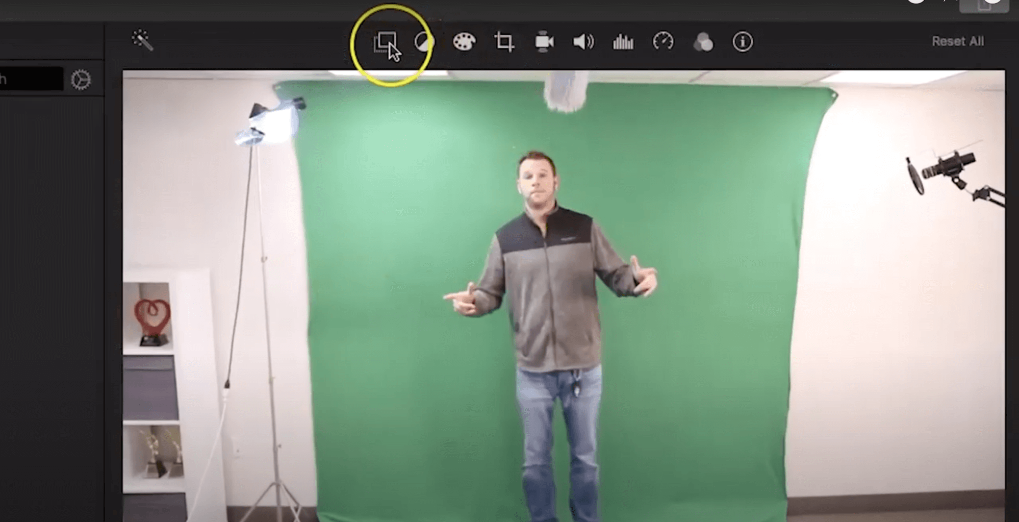 How to Use a Green Screen in iMovie Green screen iMovie tutorial Video Overlay Setting Icon