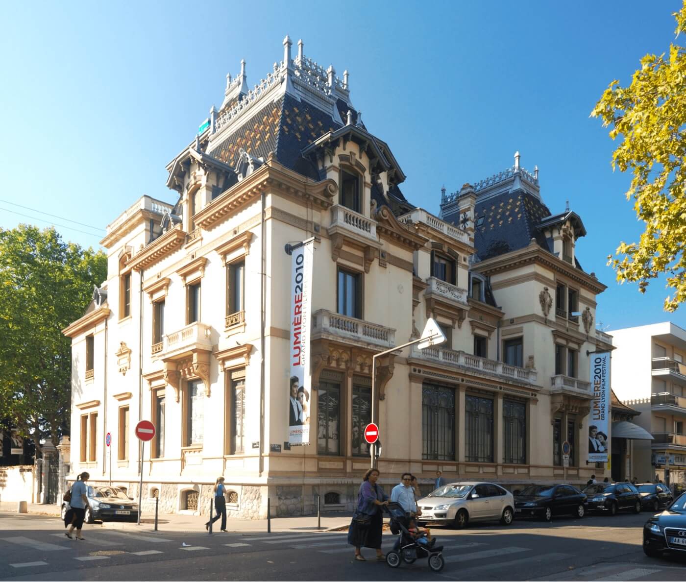 The Lumiere Brothers — Pioneers of the Silver Screen Institut Lumiere ()