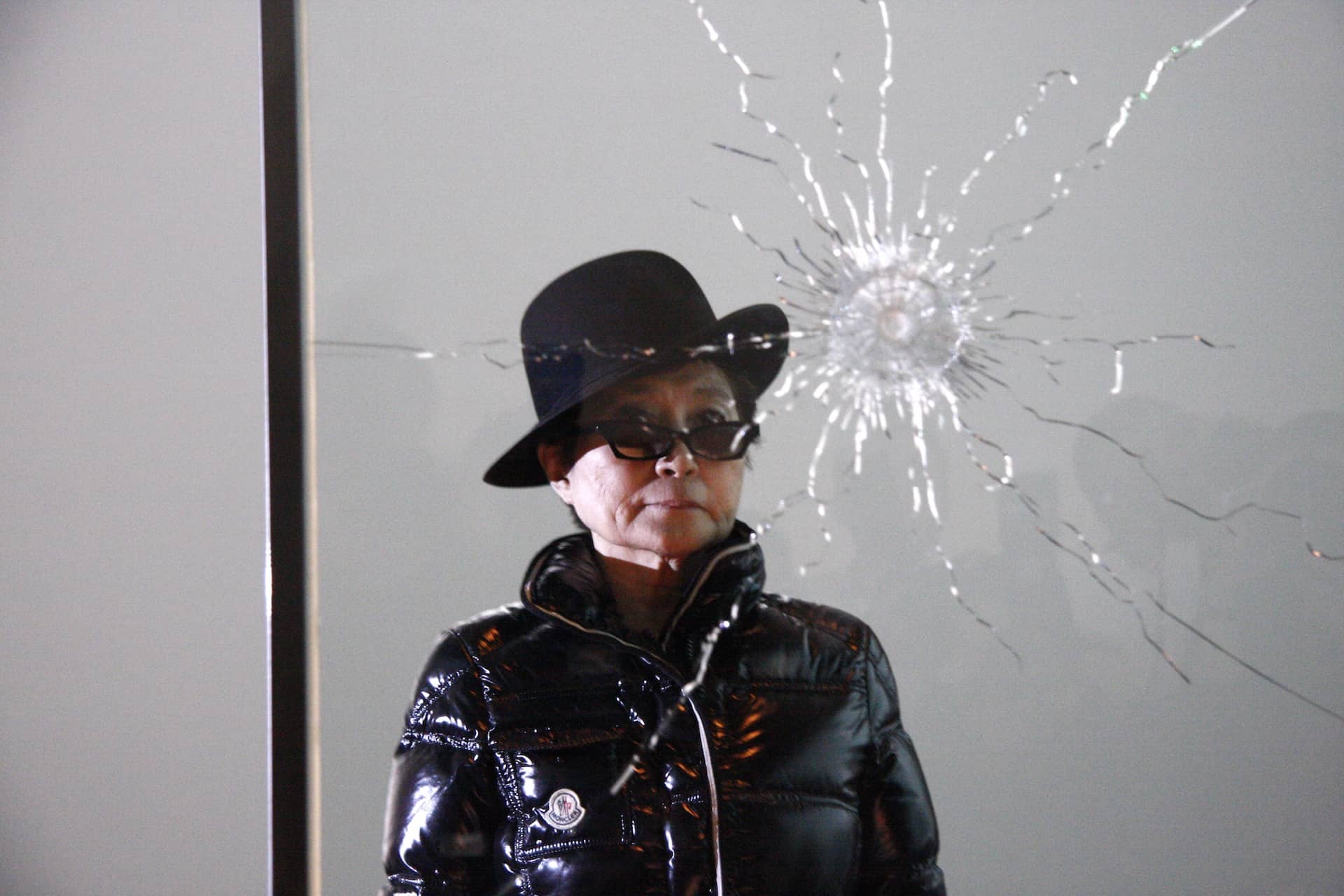 What is Conceptual Art Cut Piece performed by Yoko Ono The Gift