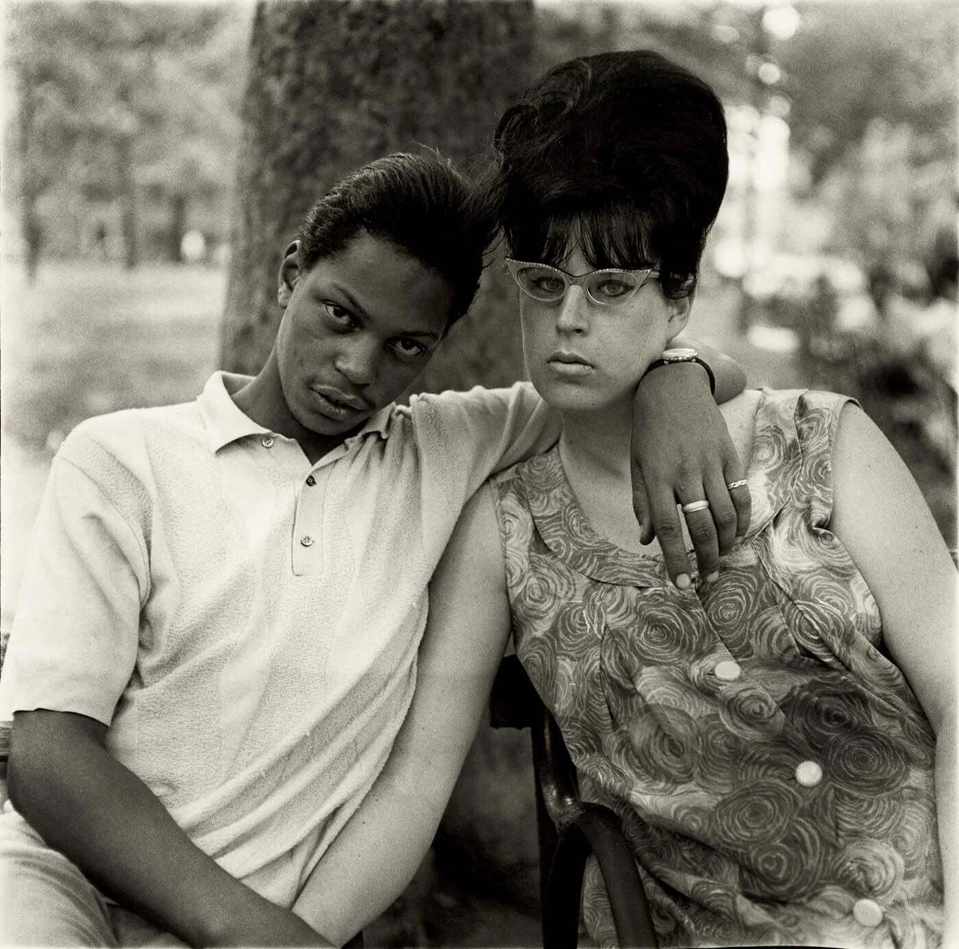 What is Texture in Art Young Man and his Pregnant Wife NYC by Diane Arbus ()