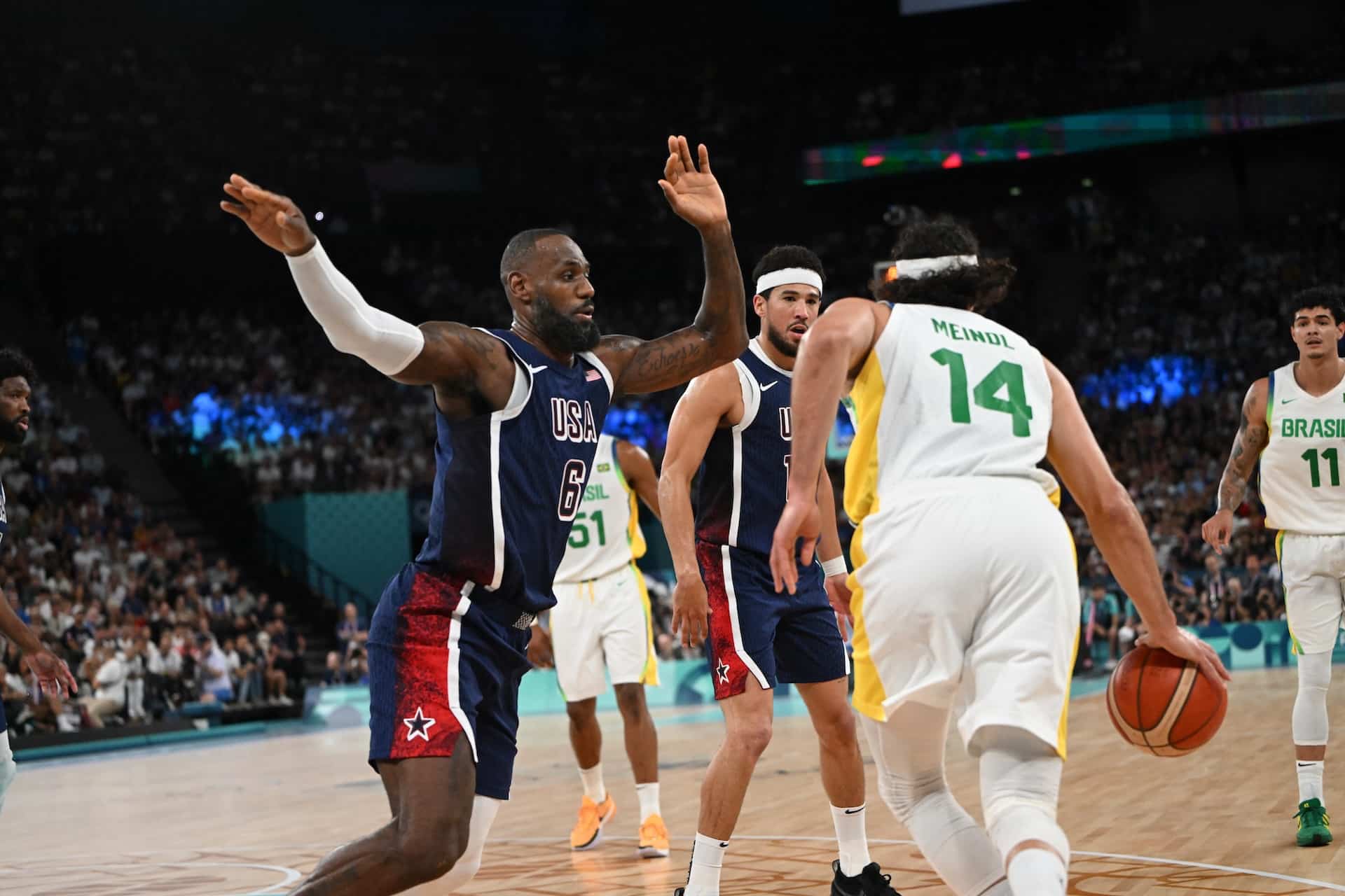 Small Business Advertising Ideas Lebron James Playing Basketball