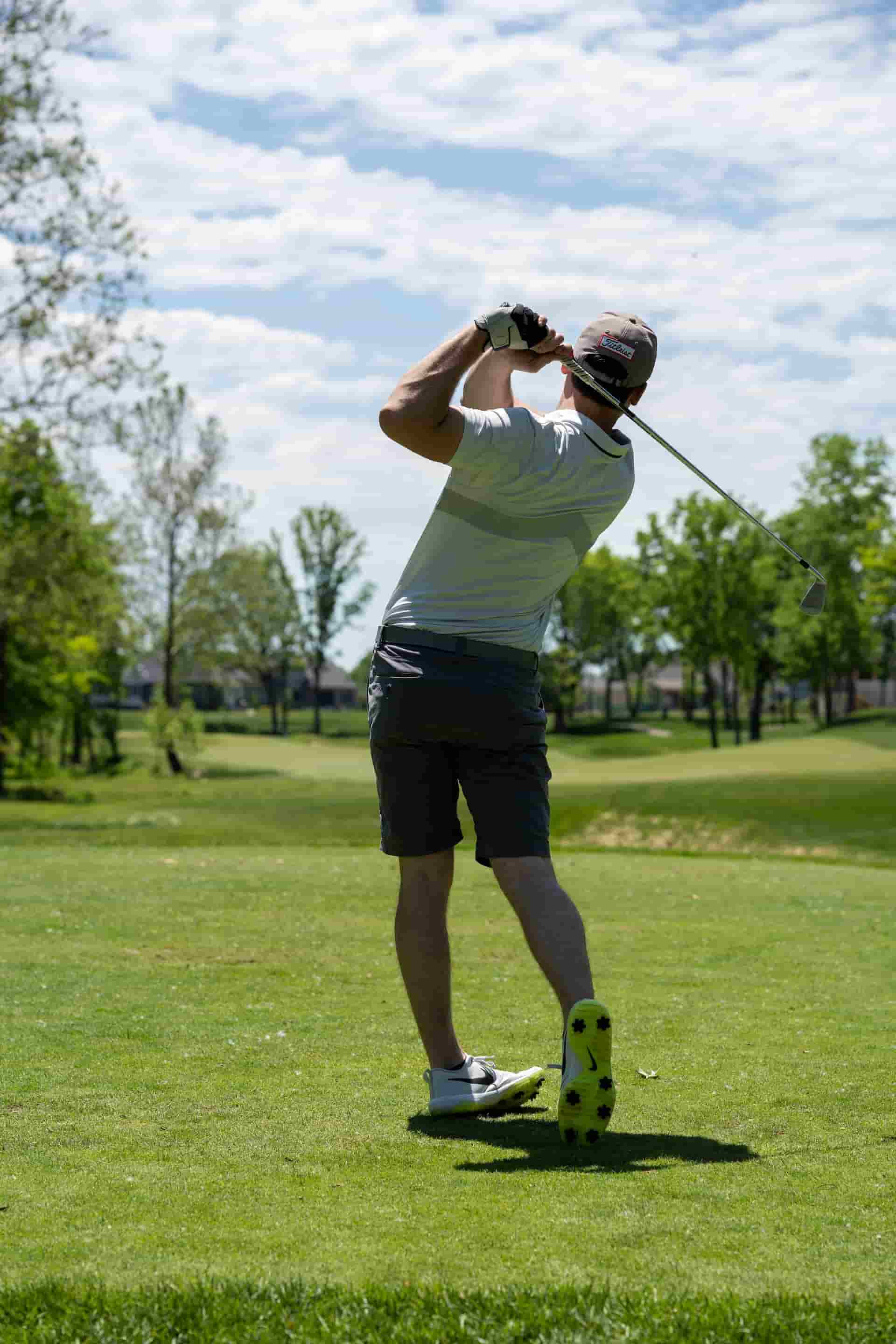 Sports Pictures Golf Player Hits Golfball Sports Pictures Golf Player Hits Golfball