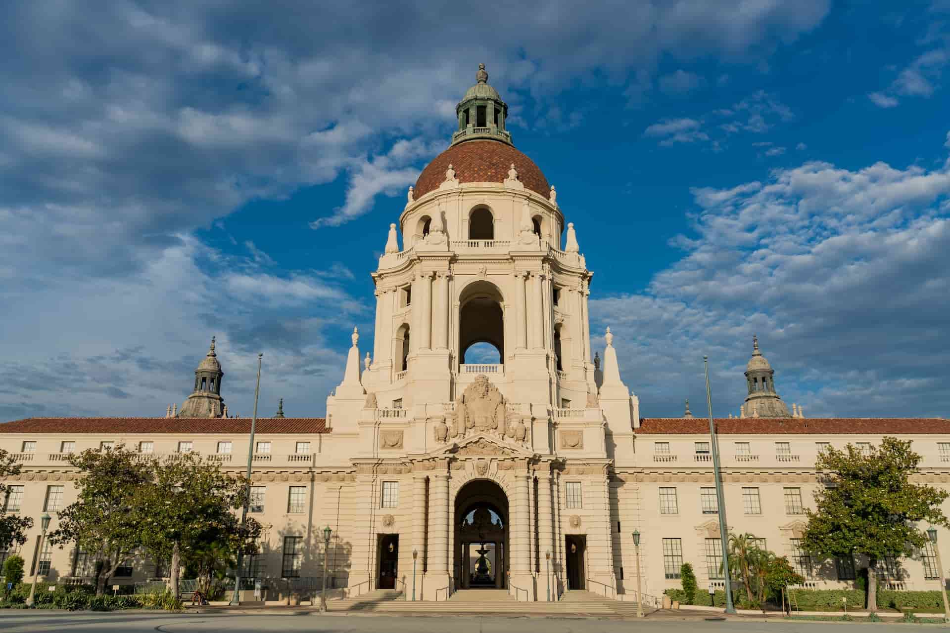 What is Classicism Art Photo of Pasadena City Hall