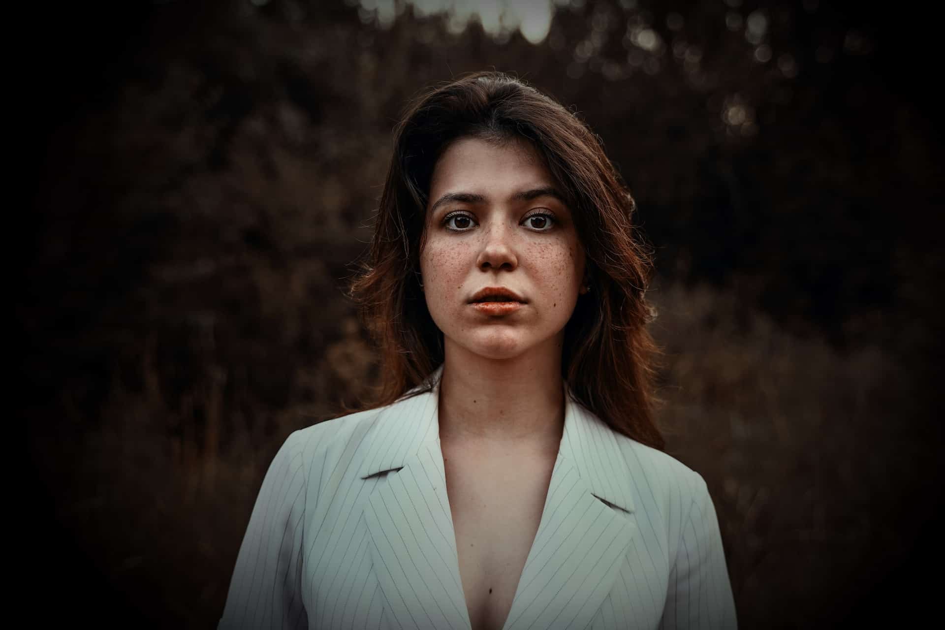 What is Vignetting in Photography Vignetting example in portrait photography StudioBinder
