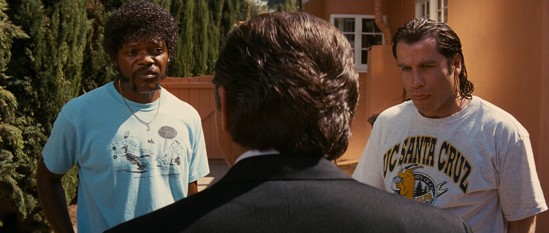 Over the Shoulder Shot Pulp Fiction ()
