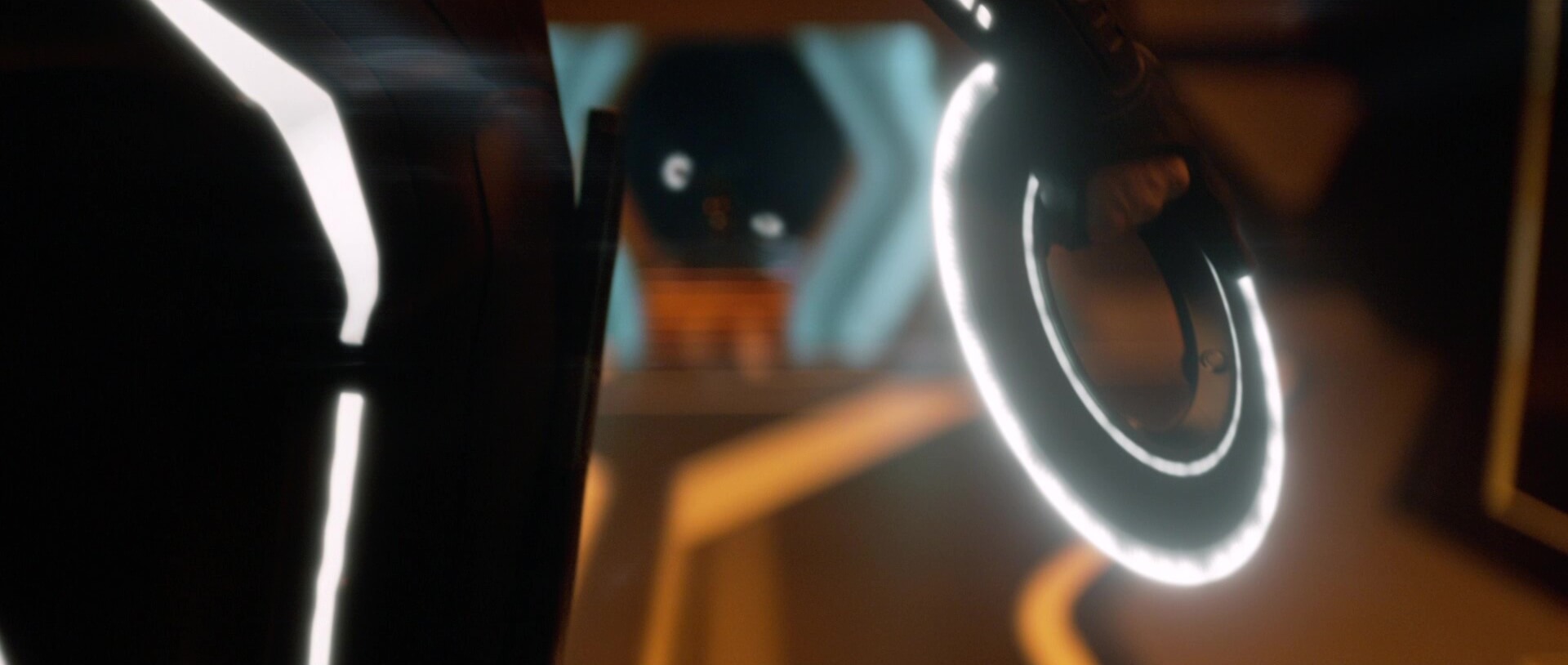 Cowboy Shot Example CS of identity disc weapon from Tron Legacy