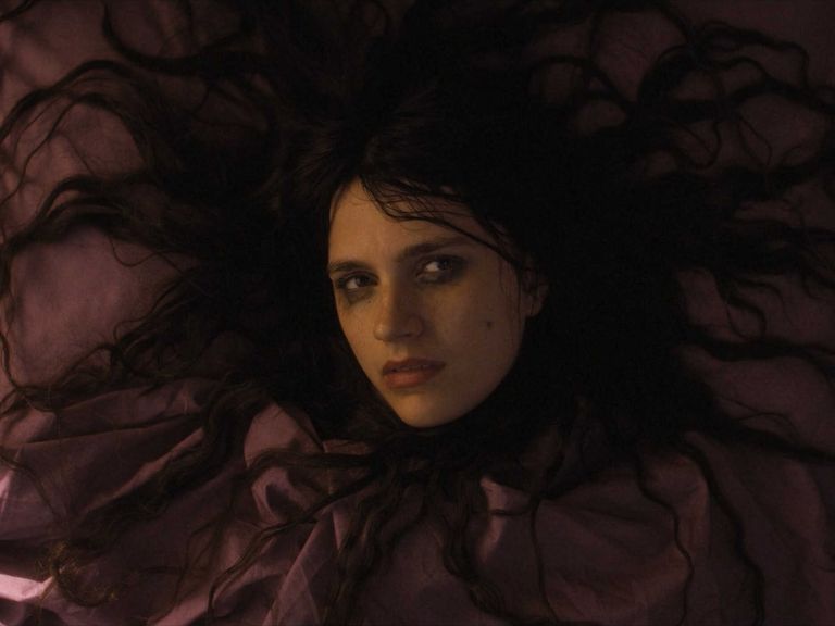 Overhead Angle Shot Example Featured Overhead camera angle on Nell Tiger Free from The First Omen