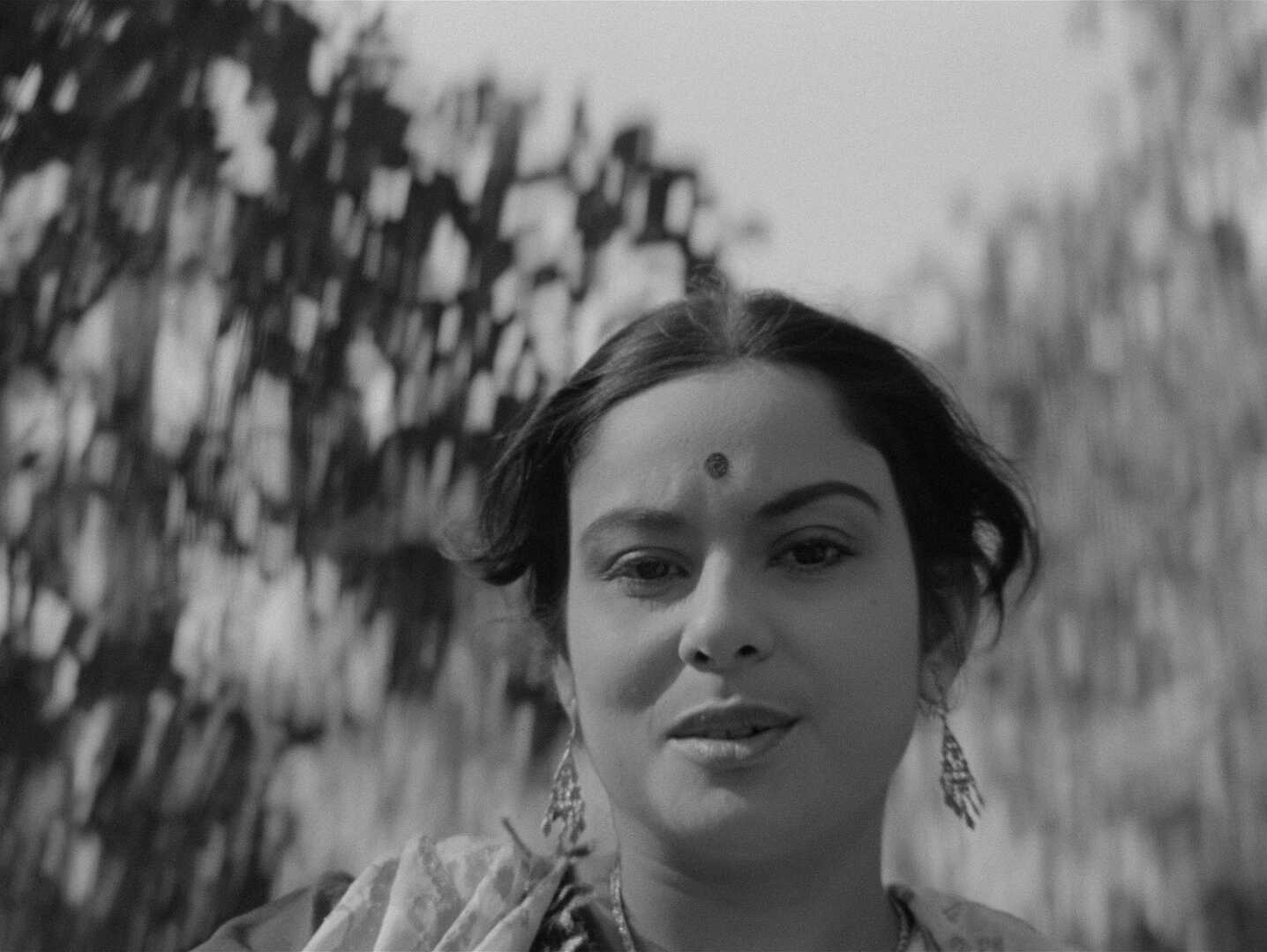 Snorricam Shot Charulata