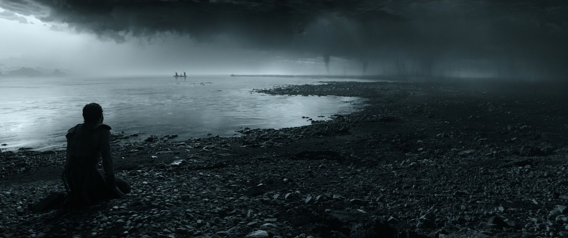 Aymmetrical Balance in Film Example Aymmetrical Balance Shot from Gladiator II