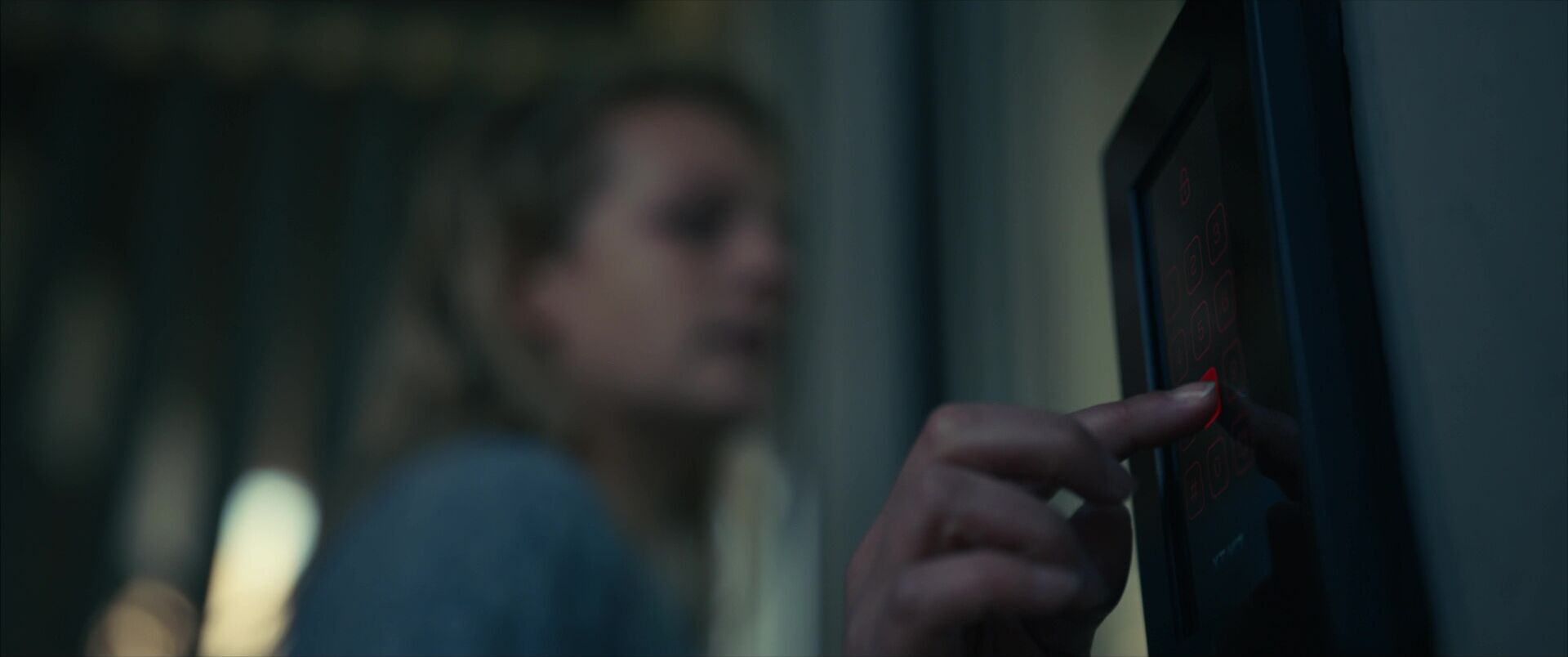 Shallow Focus Shot Example Shallow Focus Shot from The Invisible Man