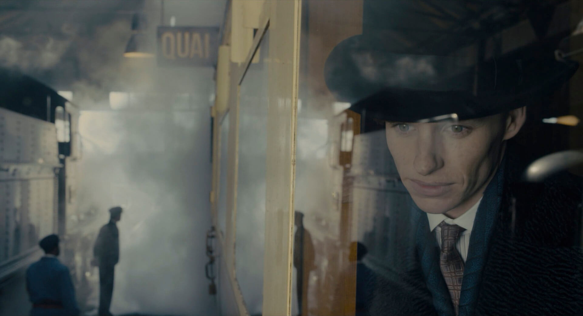 Split Diopter Shot Example Split Diopter Shot of Eddie Redmayne from The Danish Girl Split Diopter Shot Example Split Diopter Shot of Eddie Redmayne from The Danish Girl
