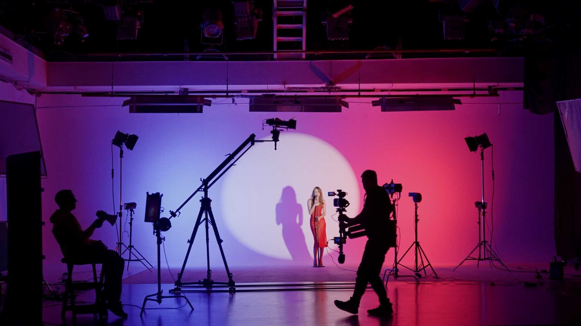 Film Lighting and Diffusion Lighting Movie Set Film Lighting and Diffusion Lighting Movie Set