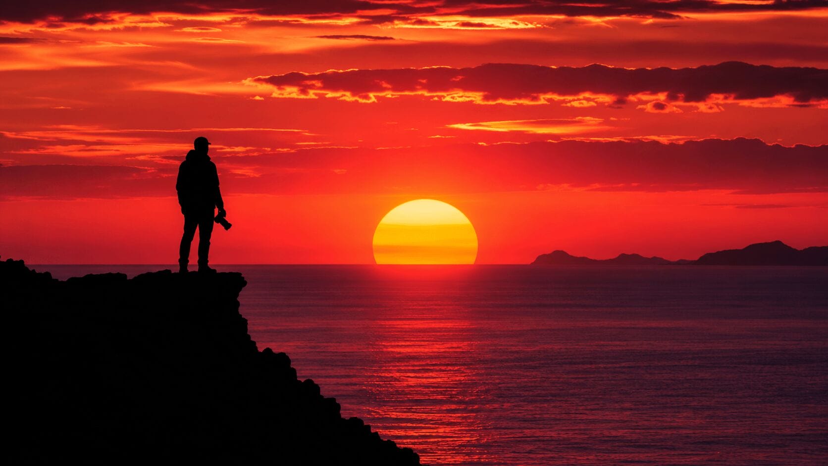 Silhouette in beautiful sunset pictures Silhouette in beautiful sunset pictures