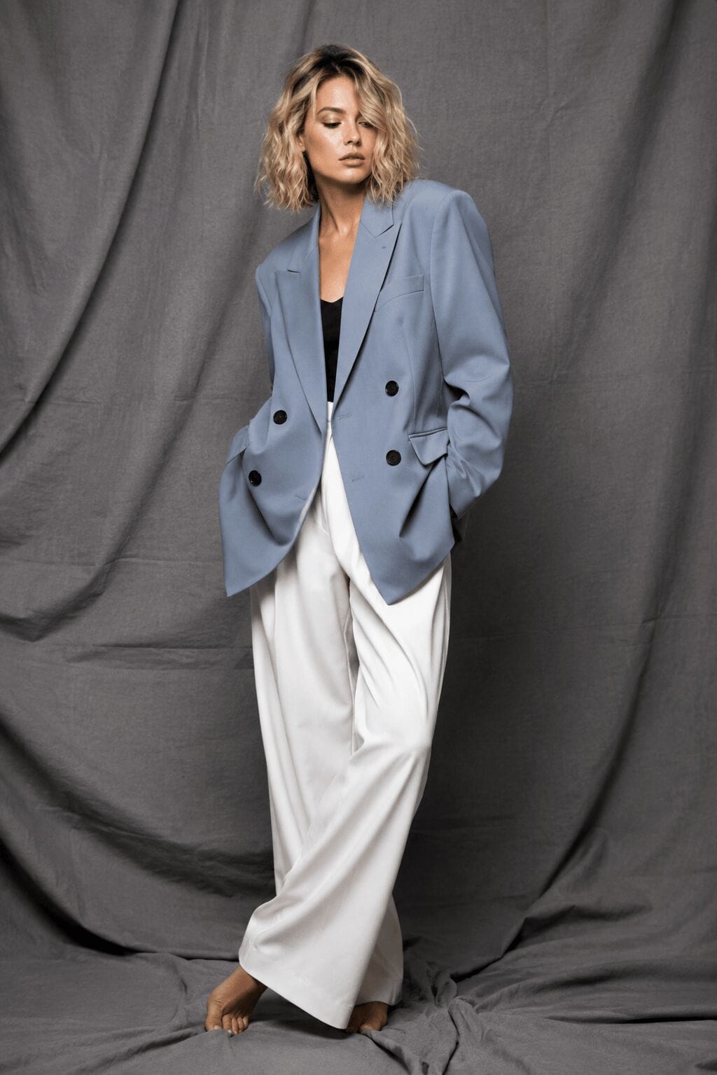 What is a Backdrop in Photography Fabric Curtain with Lady Posing What is a Backdrop in Photography Fabric Curtain with Lady Posing